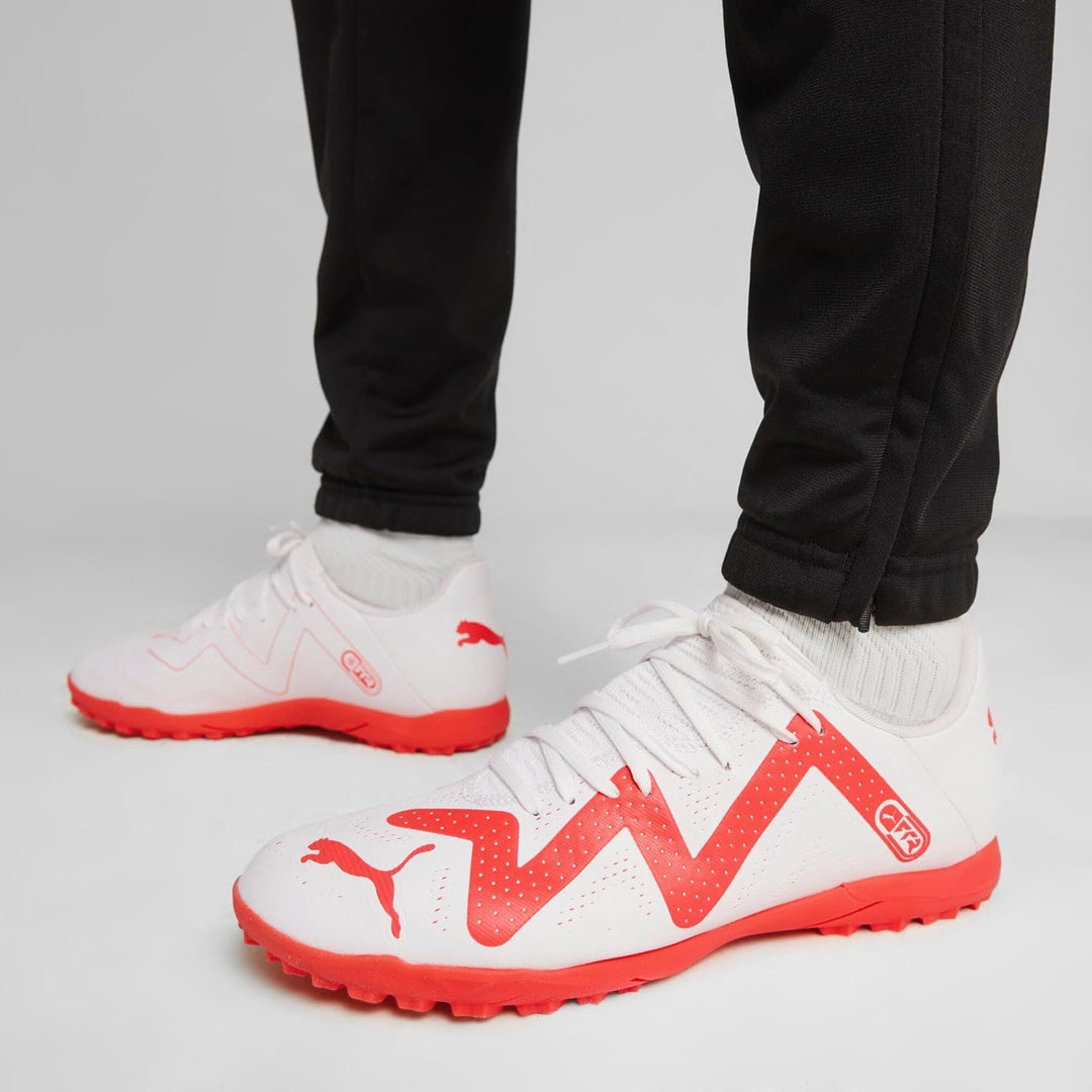 PUMA Herren Future Play Tt Fussballschuh 40 EU Puma White Fire Orchid, 40 EU Puma White Fire Orchid