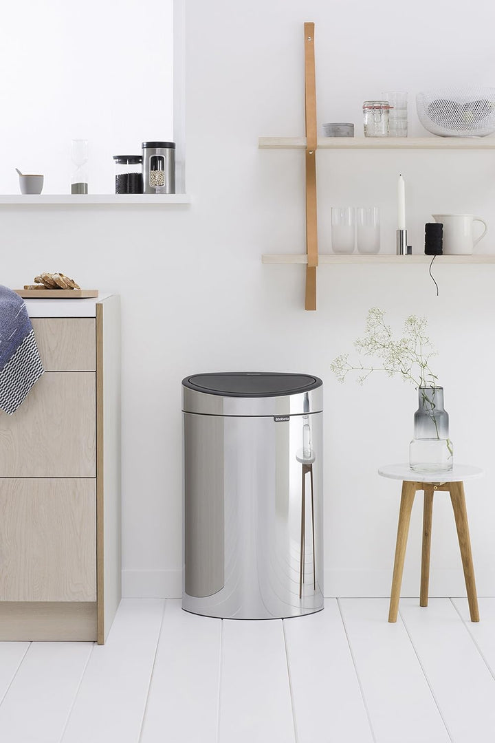 Brabantia Touch Bin New mit herausnehmbaren Kunststoffeinsatz, 40L, Edelstahl, Brilliant Steel, 32.8