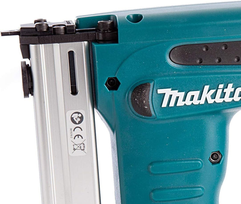 Makita Akku-Tacker 18,0V im MAKPAC mit 1x Akku 1,5 Ah, ohne Ladegerät, im MAKPAC mit 1x Akku 1,5 Ah,