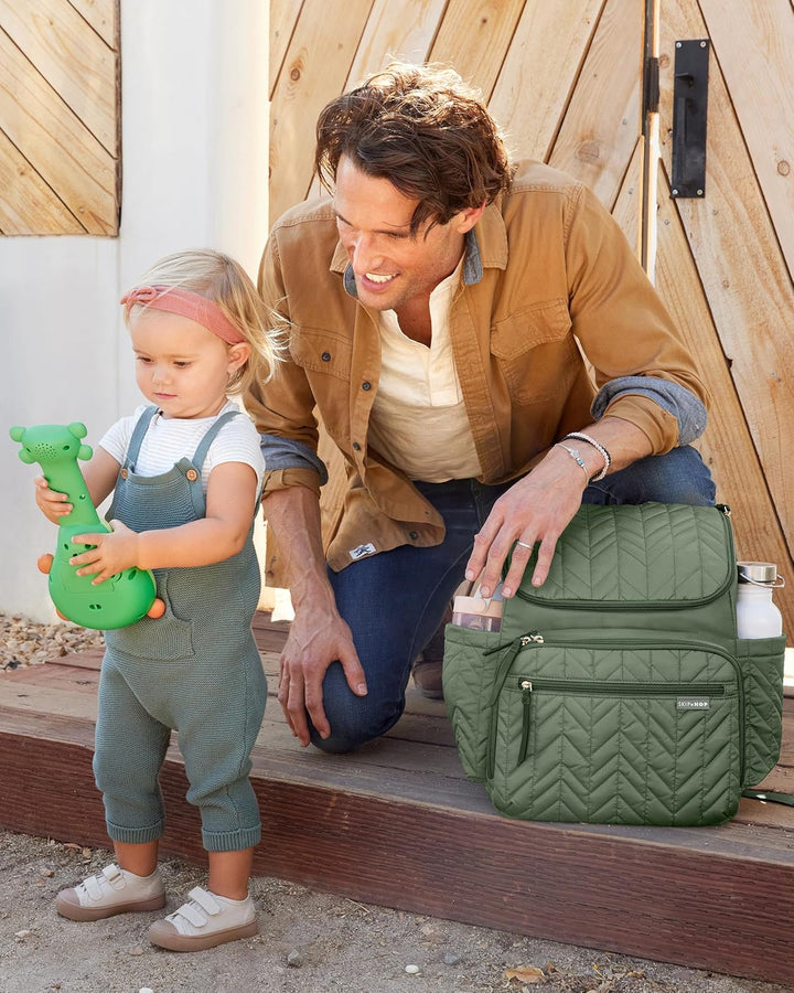 Skip Hop Forma Wickeltasche, Rucksack für Mutter und Vater, grosses Fach mit zwei Packwürfeln, gepol