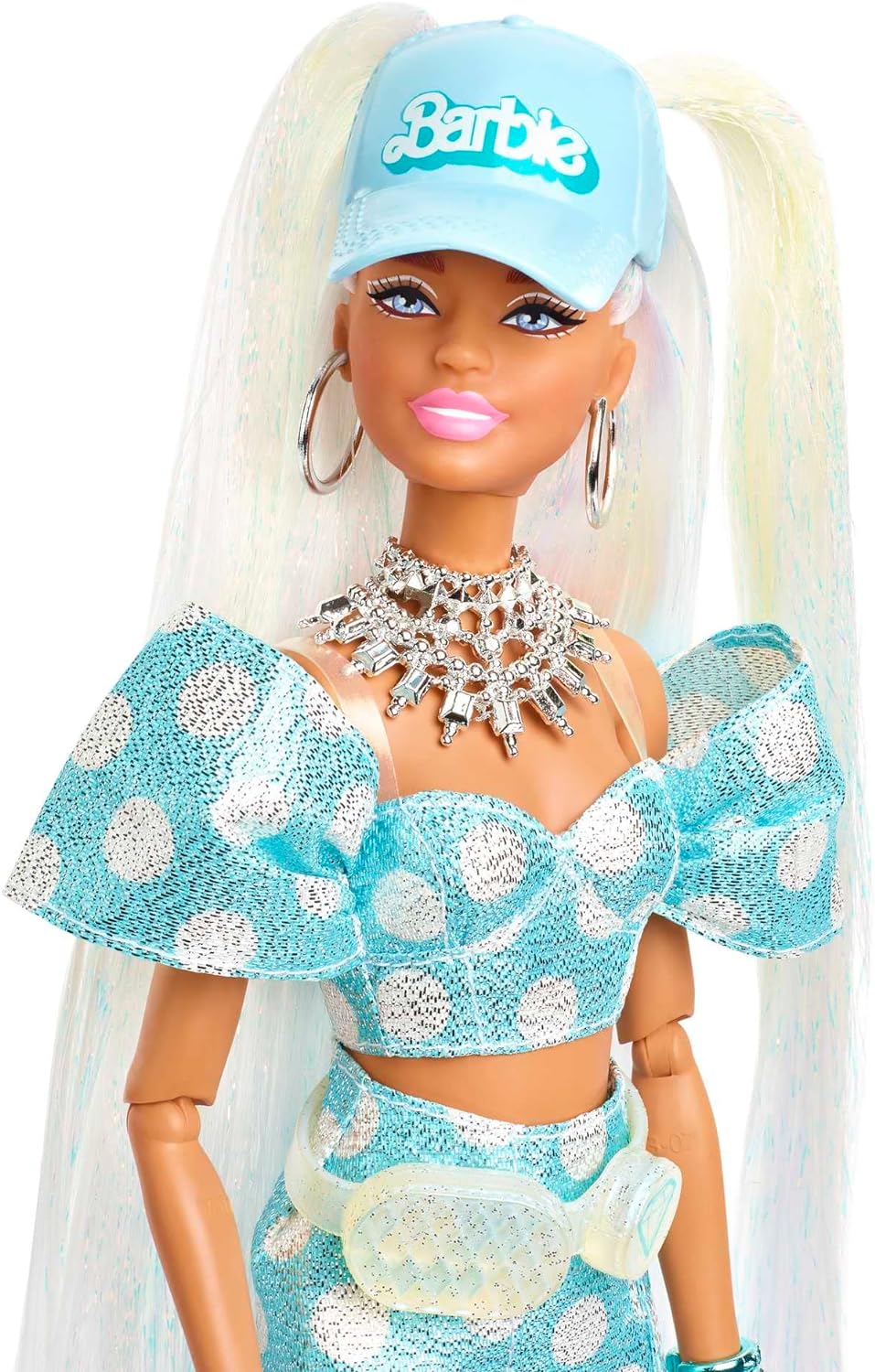 Barbie HHC58 - Extra-Set mit 5 Puppen, mit exklusiver Barbie Extra-Puppe, 70 modischen Teilen und Ac