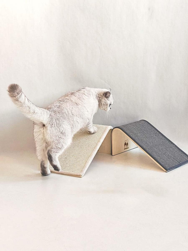 Petrebels Katzen Kratzbrett Archie 38, Kratzbretter aus Holz mit Sisalmatte, Design Kratzteppich für