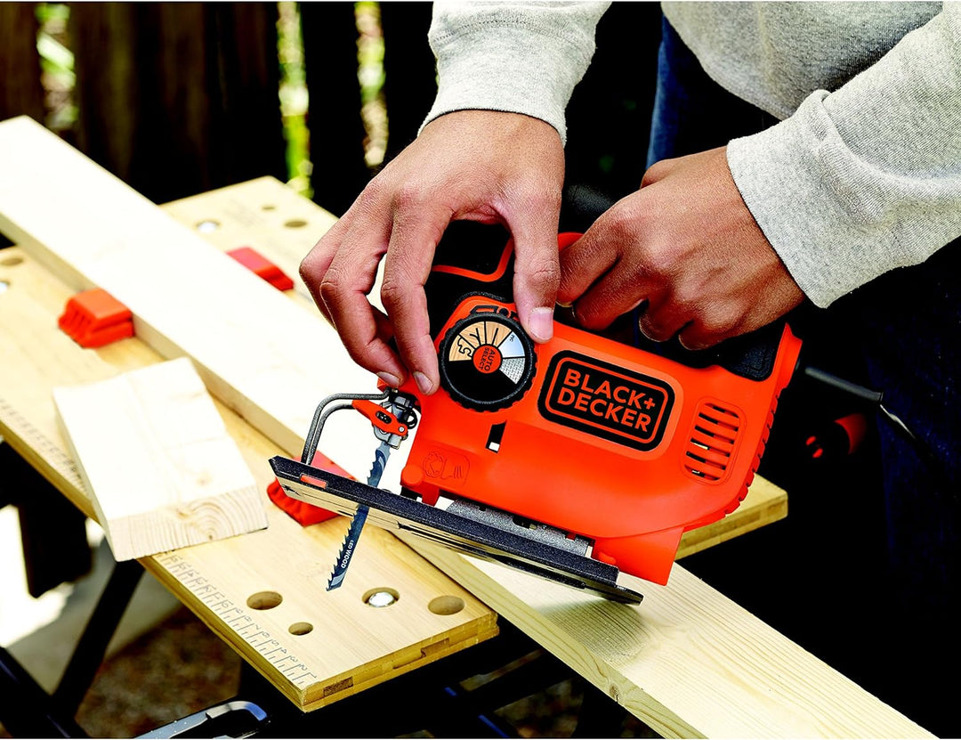 Black+Decker Stichsäge, Pendelhubsäge (550W, mit AutoSelect, Softgriff, Sight-Line, Schutzbügel, Säg