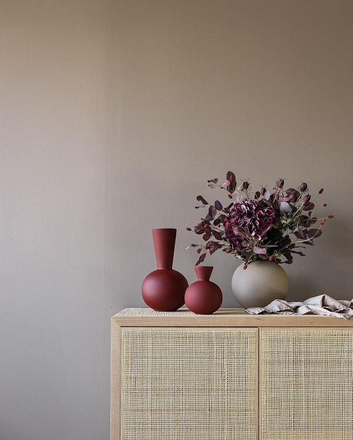 Cooee Design Trumpet-Vase aus Keramik in der Farbe Berry Handgefertigt, Masse: 17cm x 17cm x 30cm, H