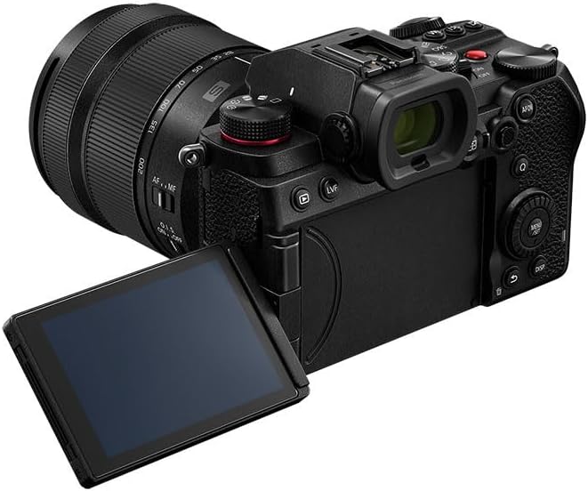 PANASONIC LUMIX S5D + Objectif 28-200mm f/4.0-7.1 Macro Garanti 3 ans