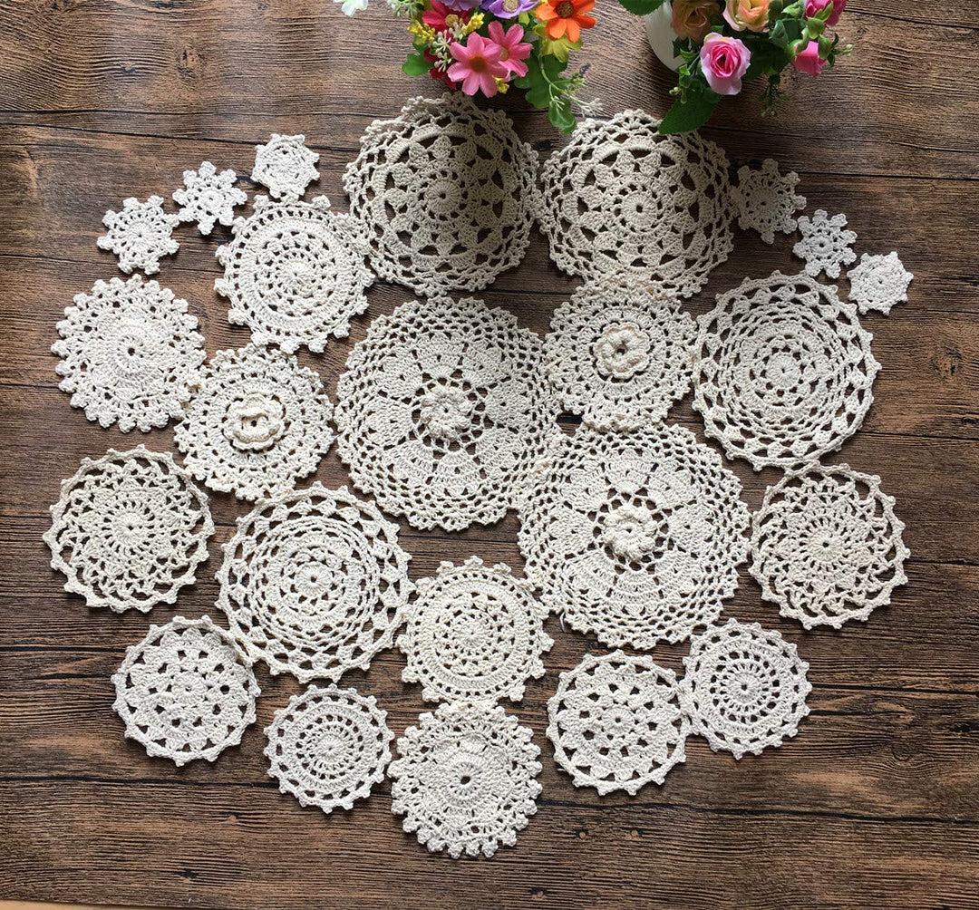 MINDPLUS Set mit 24 Handgehäkelten Deckchen Baumwolle Spitze Tischset Mini-Deckchen Untersetzer 5–18