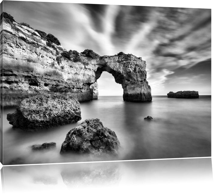 Pixxprint Monocrome, Riesiger Berg im Meer, Format: 100x70 auf Leinwand, riesige Bilder fertig gerah