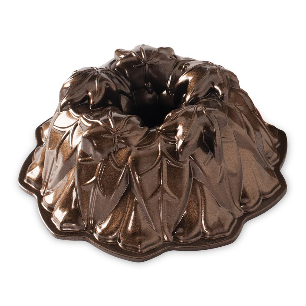 NordicWare Ernteblätter Backform Herbstblätter-Bundt, Aluminium, Braun, 26,7 x 26,7 x 9,5 cm Gugelhu