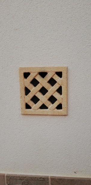 Quadratisches Lüftungsgitter aus Matera-Stein, cm20x20, externe und interne Verwendung. Handgefertig