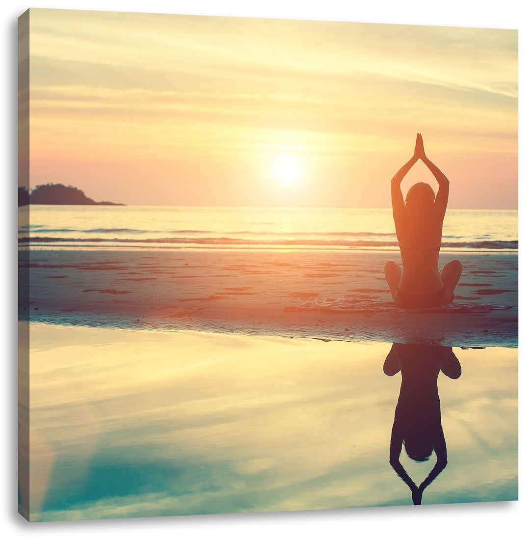 Pixxprint Frau in Einer Yogapose am Strand als Leinwandbild | Grösse: 70x70 cm | Wandbild | Kunstdru