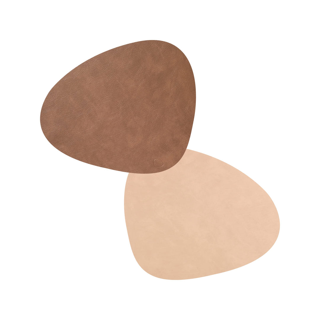 Lind DNA Curve Tischset, Leder, Braun/Sand, 37 x 44 cm 37 x 44 cm Braun/Sand, 37 x 44 cm Braun/Sand