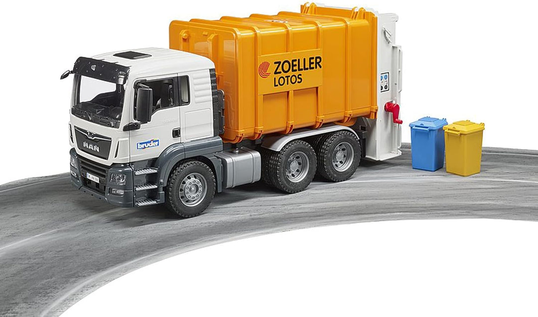 bruder 03762 - Man TGS Hecklader Müll-LKW & 2 Mülltonnen - 1:16 Abfalltonnen Müllabfuhr Müllauto Mül