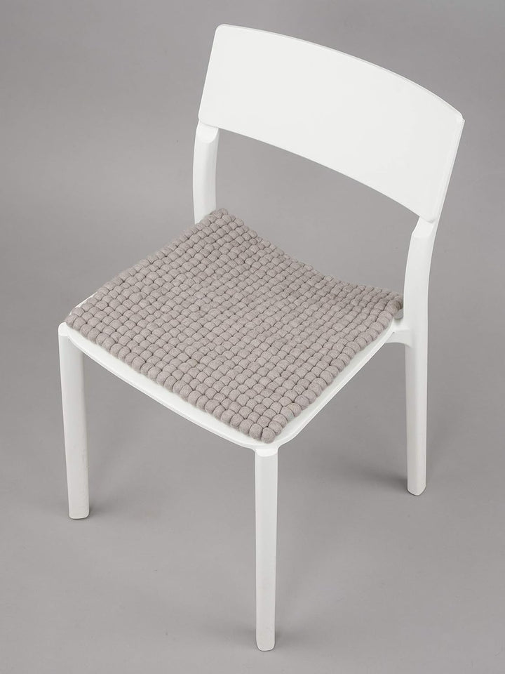 myfelt Filzkugel-Sitzauflage Stuhlauflage - Luis - quadratisch, 36x36 cm, Grau
