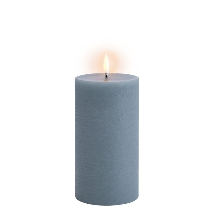 Uyuni - LED Pillar Candle - Hazy Blue, Rustic - 7,8x15,2 cm (UL-PI-HB78015)