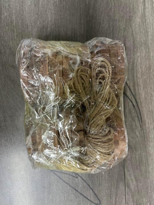 30 Stück Holzscheiben, BetterJonny Rund 7-8cm Holz Log Scheiben Kit mit Loch Unvollendete Holzkreise