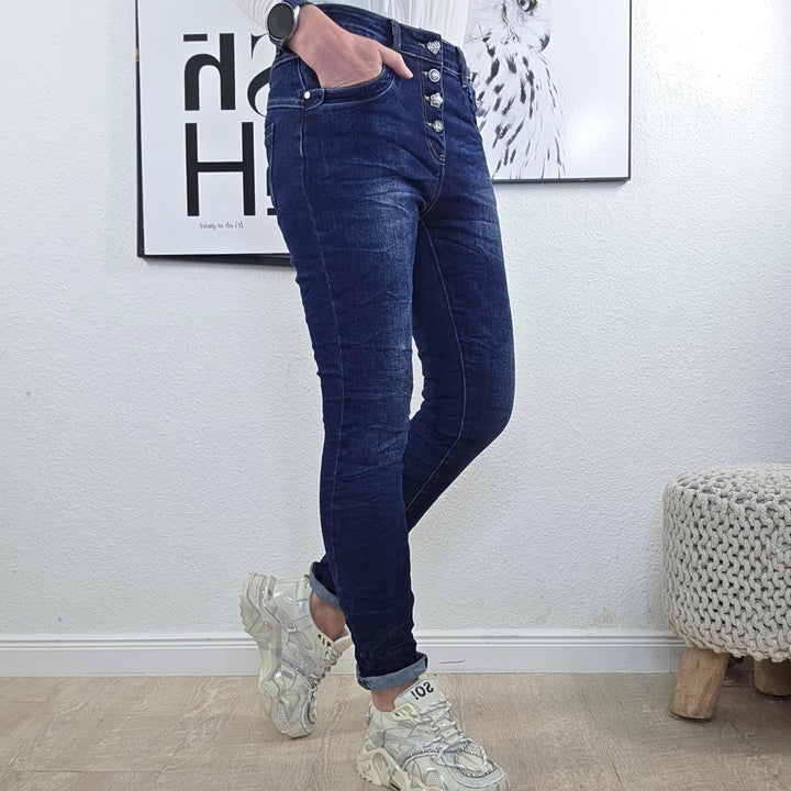 Jewelly Stretch Jeans| im Baggy Boyfriend Schnitt| Damen Hose mit dekorativer Knopfleiste| Perfekter