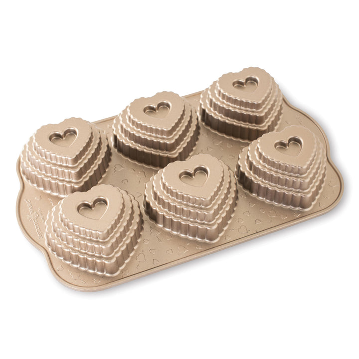 Nordic Ware 3D-Muffinform " Herz - Kranz " - gestuft für romantische Leckereien