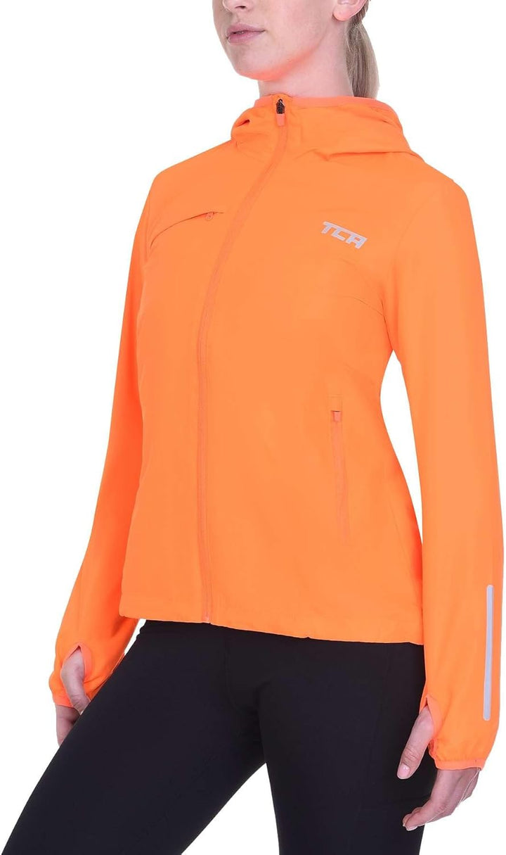 TCA Damen Lauf-Softshelljacke. Reflektierende atmungsaktive Packable-Jacke mit Reissverschlusstasche