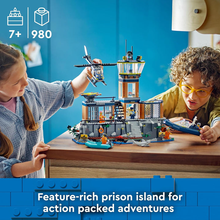 LEGO City Polizeistation auf der Gefängnisinsel, Polizei-Spielzeug mit Hubschrauber & City Burger-Tr