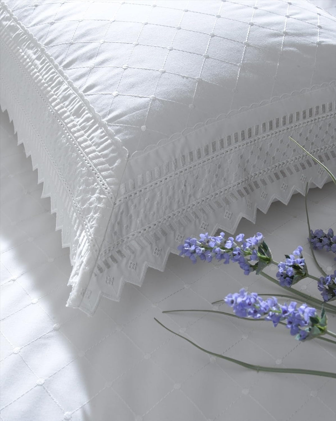 Balmoral Broderie Anglais Percale Duvet Cover and 2 Pillowcases Bedding Bed Set, Cotton, White, Supe