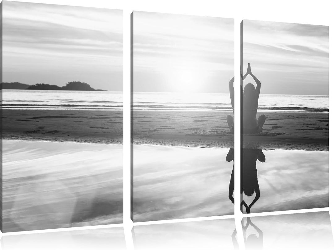 Pixxprint Frau in Einer Yogapose am Strand / 3-Teilig/Gesamtmass 120cm Leinwandbild bespannt auf Hol
