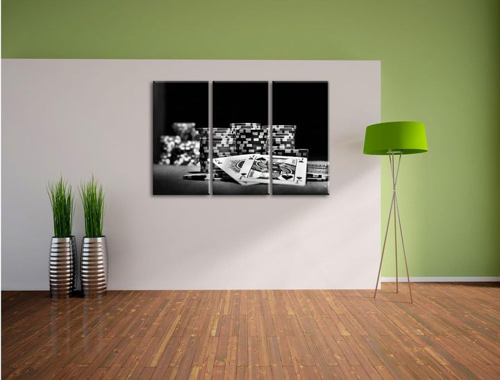Pixxprint Monocrome, Pokertisch mit Karten in Las Vegas 3-Teiler Leinwandbild 120x80 Bild auf Leinwa