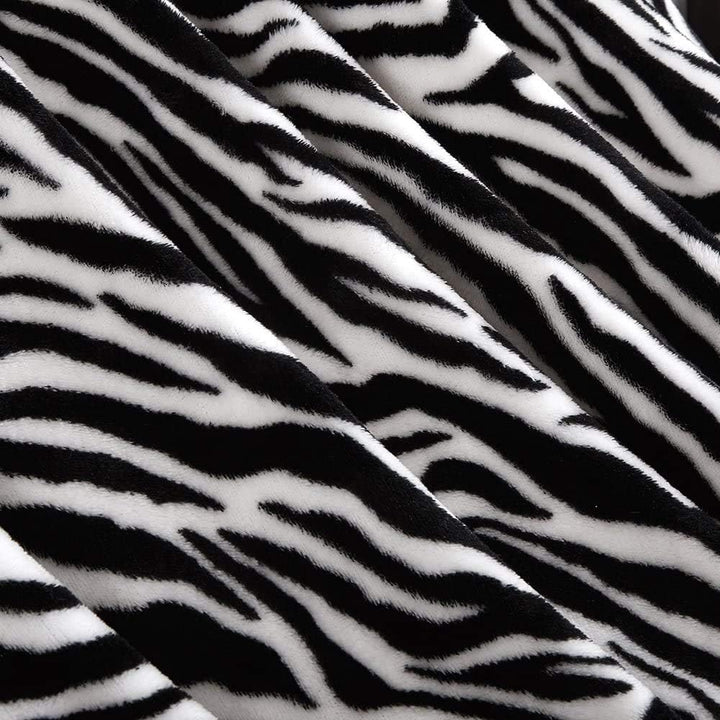 DREAMLANDING Decke für Sofa-230 x 230 cm Zebramuster-Kuscheldecke Flauschig weich, bunt, übergross,