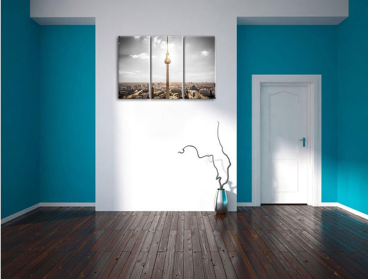 Pixxprint Berliner Fernsehturm am späten Nachmittag schwarz/weiss 3-Teiler Leinwandbild 120x80 Bild