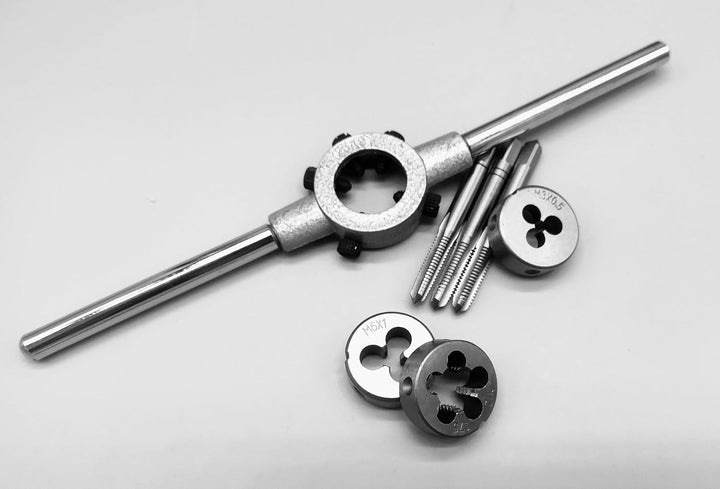 Gewindeschneider Set 32-tlg. | Gewindebohrer HSS M3 - M12 | inkl. Windeisen & Schneideisenhalter & G
