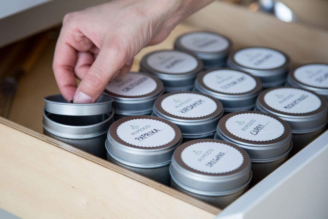 12er Pack grosse Gewürzdosen stapelbar mit extra Aromadeckel inkl. 12 Etiketten + 2 Streueinsätze |