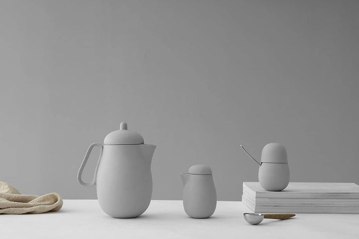 Tee-set Porzellan 3-teilig bestehend aus Designer Teekannne, Milchkännchen und Zuckerdose mit Löffel