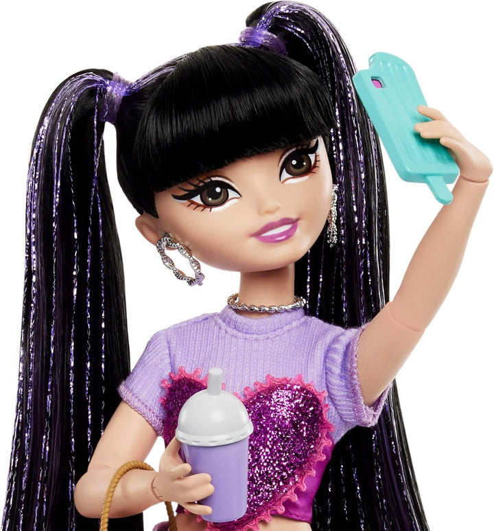 Barbie Dream Besties Puppe und Accessoires, bewegliche Barbie Renee Modepuppe mit langem schwarzem H
