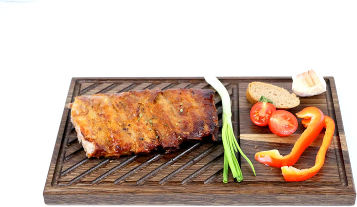 B4K® Steakbrett aus Eichenholz – Servierbrett für Steak & Grillfleisch – Massives Schneidebrett mit