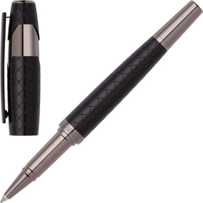 Hugo Boss Tintenroller Chevron Black aus Messing in der Farbe Schwarz mit einer Länge von 13,7cm, Ti