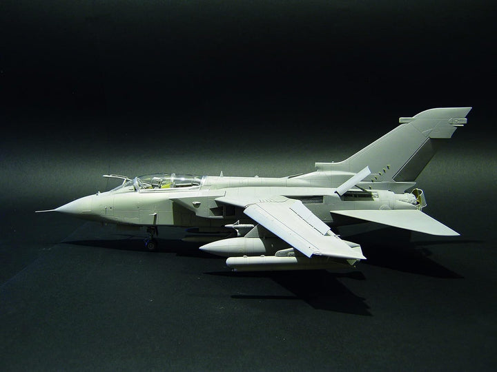 Italeri Aeronautica 2517 1:32 Panavia “Tornado” ECR-Modellbau, Bausatz, Standmodellbau, Basteln, Hob