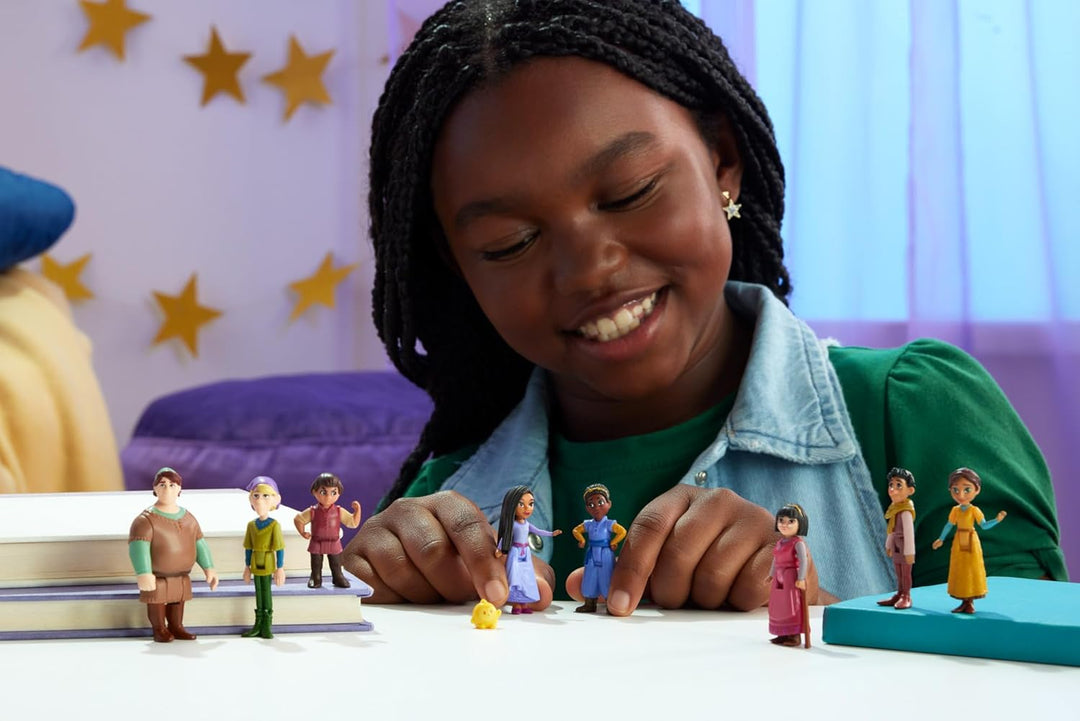Mattel Disneys Wish Die Teens-Pack aus 8 beweglichen Minipuppen und Sternenfigur, HPX36, Teens-Pack