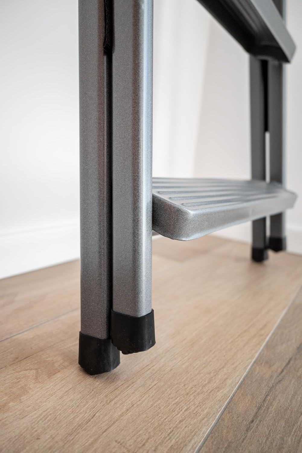 DRABEST - Stehleiter - mit 4 Stufen - bis 125 kg belastbar - 1,49 m lang - Arbeitshöhe 2,75 m - Trit