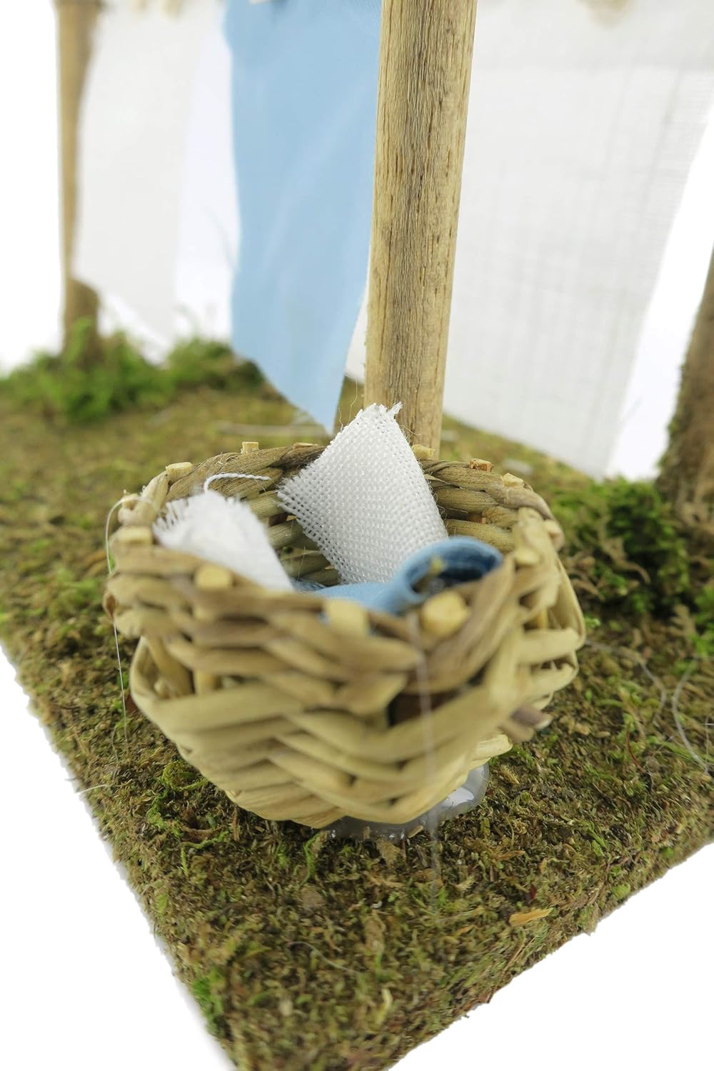 Bertoni Miniatur Szene mit Kleidung zum Aufhängen, Holz, Mehrfarbig, 15 x 14 x 14 cm