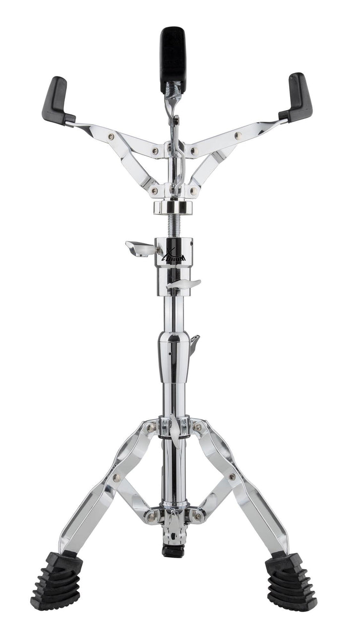 XDrum Snare Ständer Pro (für Snares von 13" bis 14", höhenverstellbar von 46-65 cm, Kugelgelenk, dop