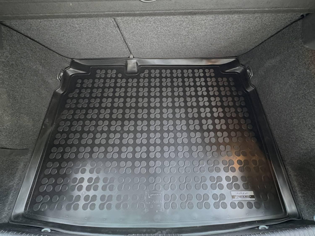 AZUGA Gummi Kofferraumwanne Premium Antirutsch passend für VW Golf 5/VW Golf 6 (vertiefter/unterer B