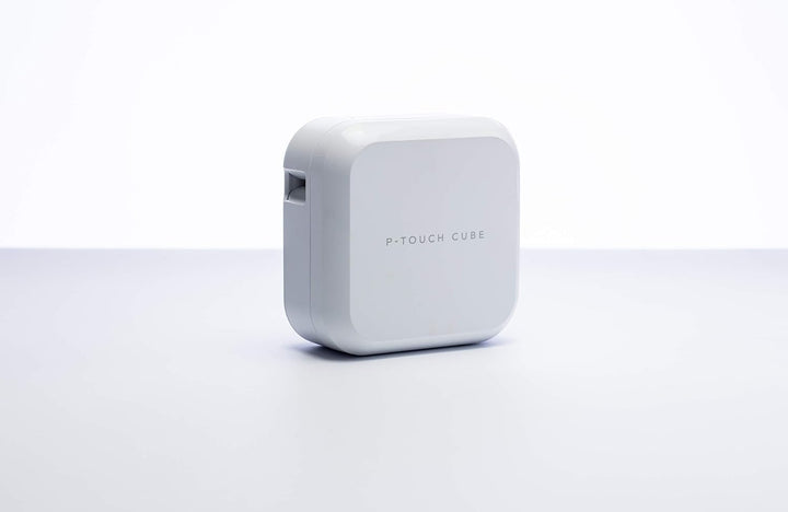 Brother P-Touch Cube Plus Beschriftungsgerät, weiss & Original P-Touch Schriftband TZe-251 24 mm, sc