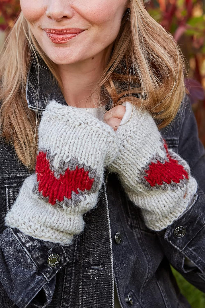 Pachamama Damen-Handwärmer, Wolle, Fleece-gefüttert, handgestrickt, rotes Herzmuster, Haferflocken,
