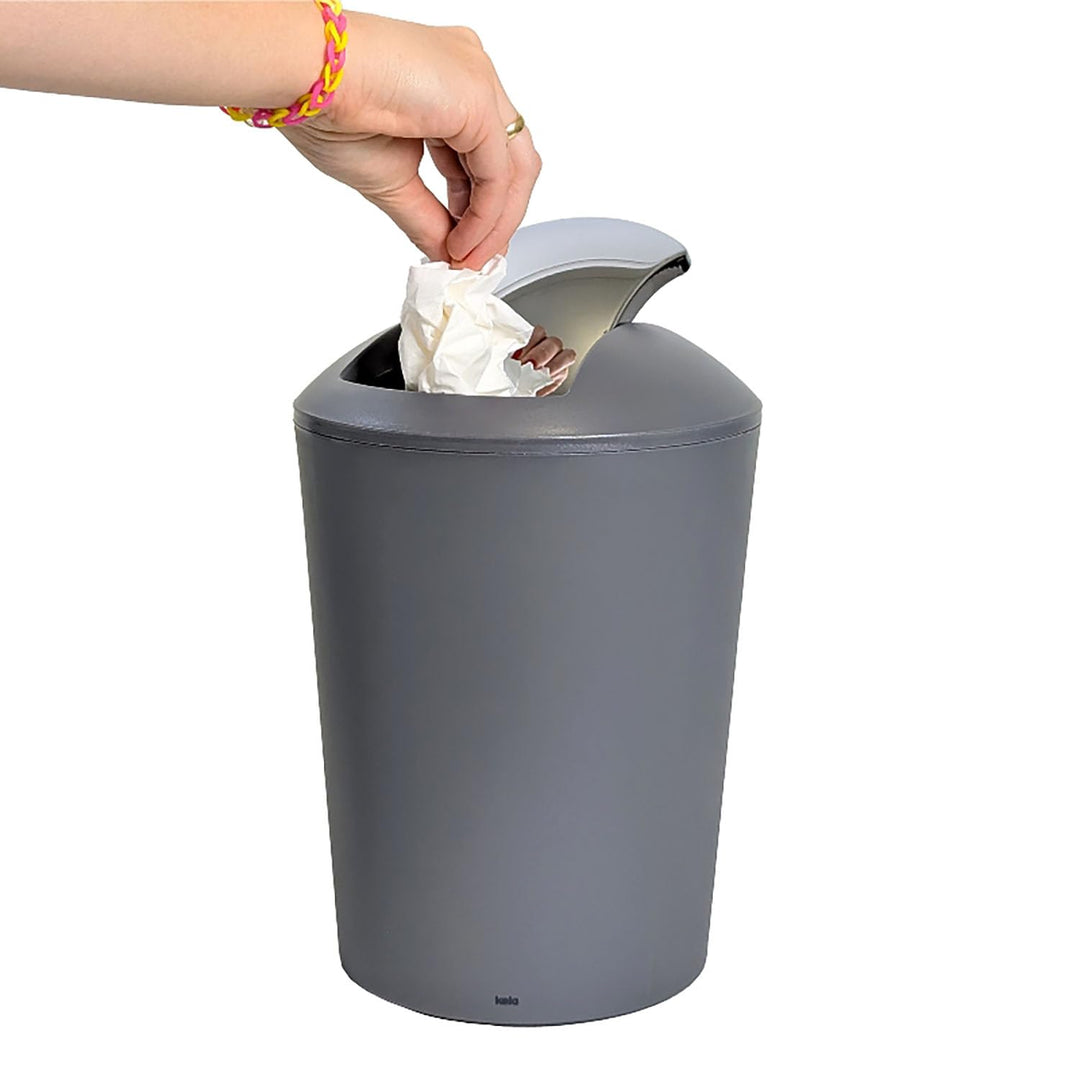 kela Schwingdeckeleimer grau, Kosmetikeimer 5l mit Schwingdeckel, Kunststoff, MARTA, Mülleimer Badez