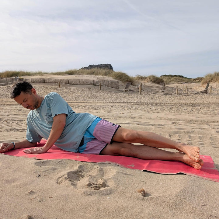Reise Yogamatte “Coral Red“ Naturkautschuk - vegan &amp; rutschfest - Ökologisch &amp; nachhaltige Reisematt