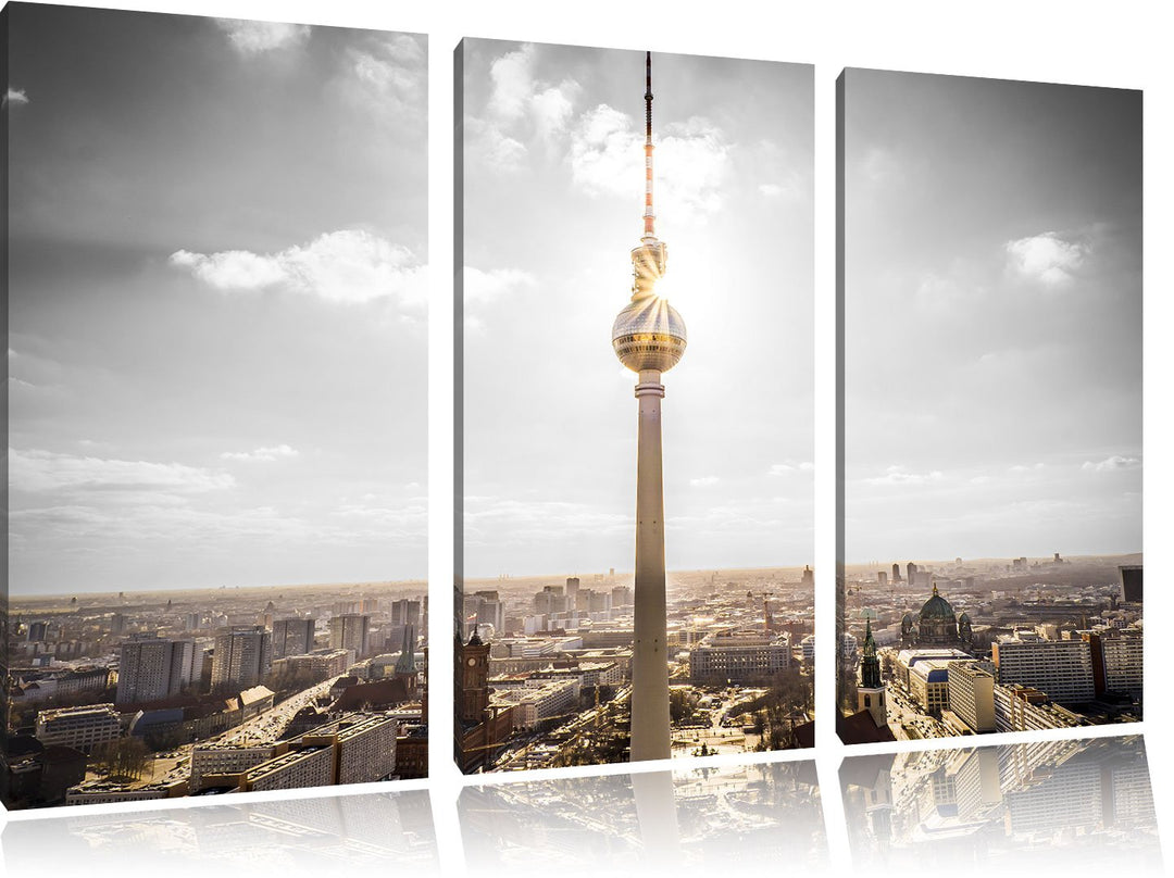 Pixxprint Berliner Fernsehturm am späten Nachmittag schwarz/weiss 3-Teiler Leinwandbild 120x80 Bild