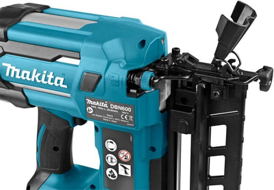 Makita Akku-Stauchkopfnagler 64 mm 18,0 V / 5,0 Ah, 2 Akkus + Ladegerät im MAKPAC Single mit 2 Akkus