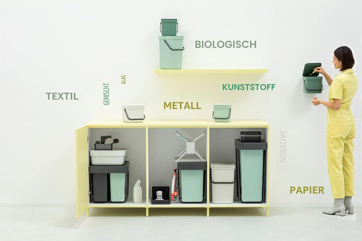 Brabantia Sort & Go Abfalleimer mit Deckel 3 L (grau), platzsparender Biomüll Behälter mit Griff, ab