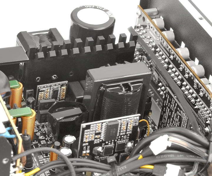 Thermaltake Toughpower GF 3 ARGB 750W | PC-ATX-3.0-Netzteil | PCIe Gen 5.0 | 80-Plus-Gold | voll-mod