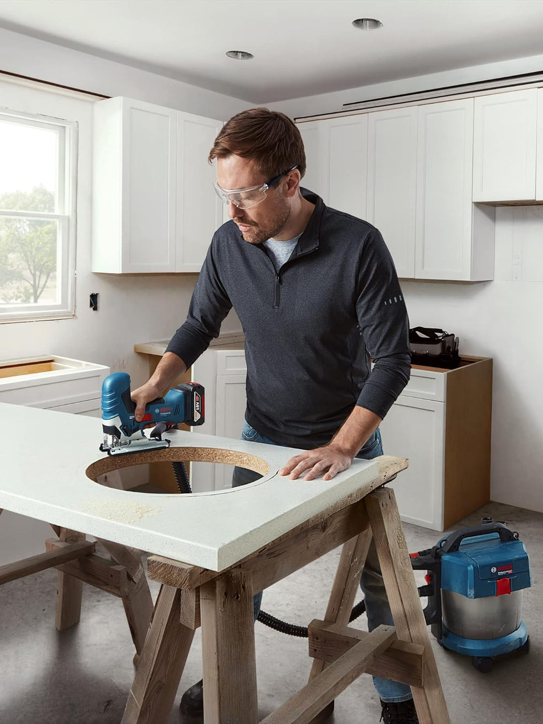 Bosch Professional GST 185 LI Akku-Stichsäge (18 Volt, 2 x 4,0 Ah Akku, Ladegerät, 0-3.500 Hub/min,