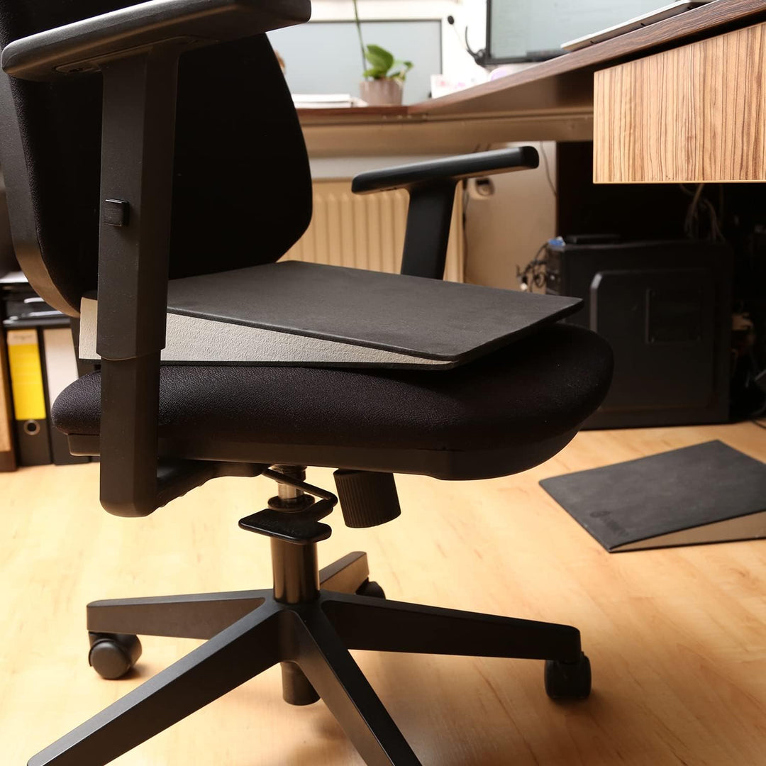GORANDO® Bequemes Premium Keilkissen für Büro, Auto - Ergonomisches Sitzkissen - Fest, Formstabil -